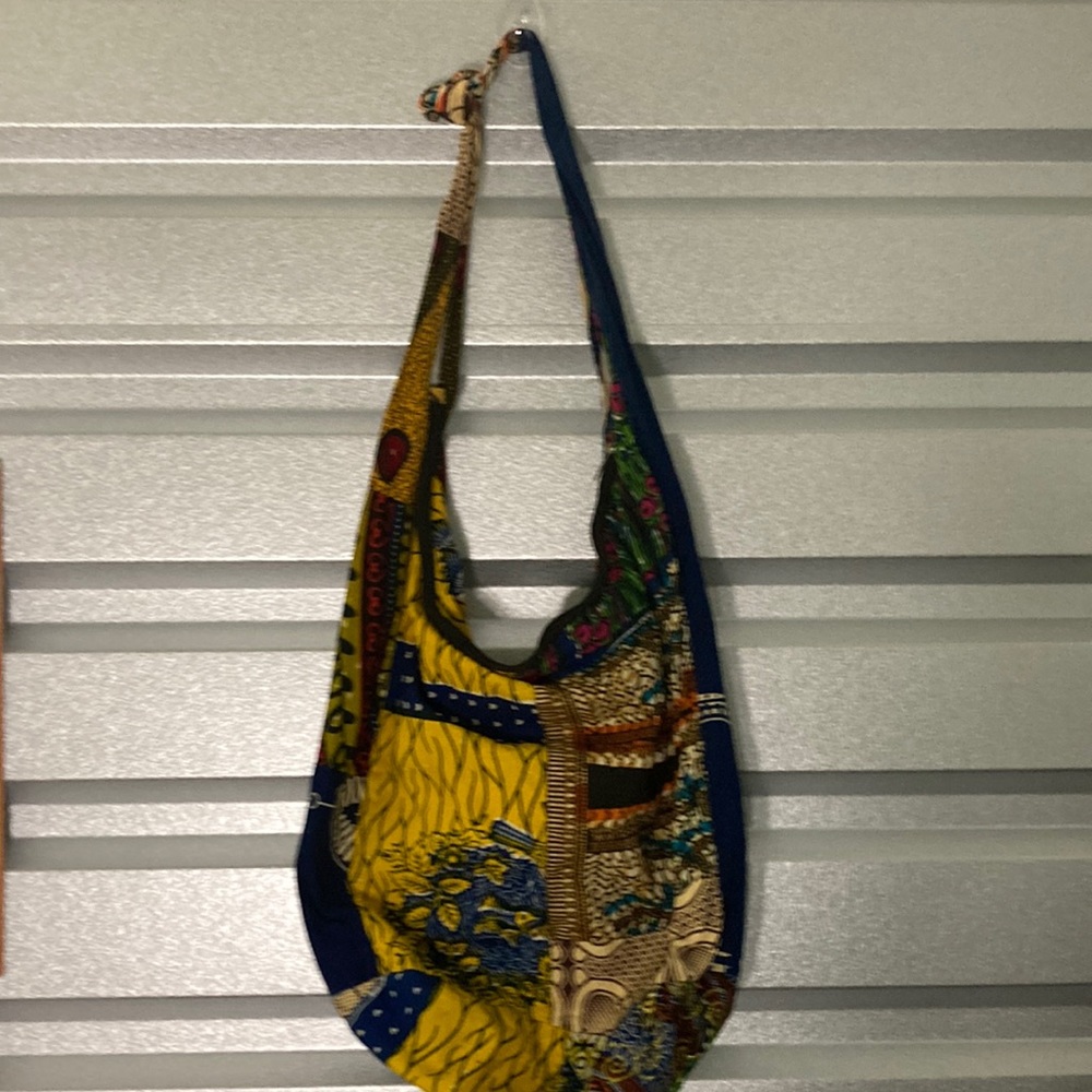 Hippie Handmade shoulder bag. Multi Colors. Vibrant and easy to clean